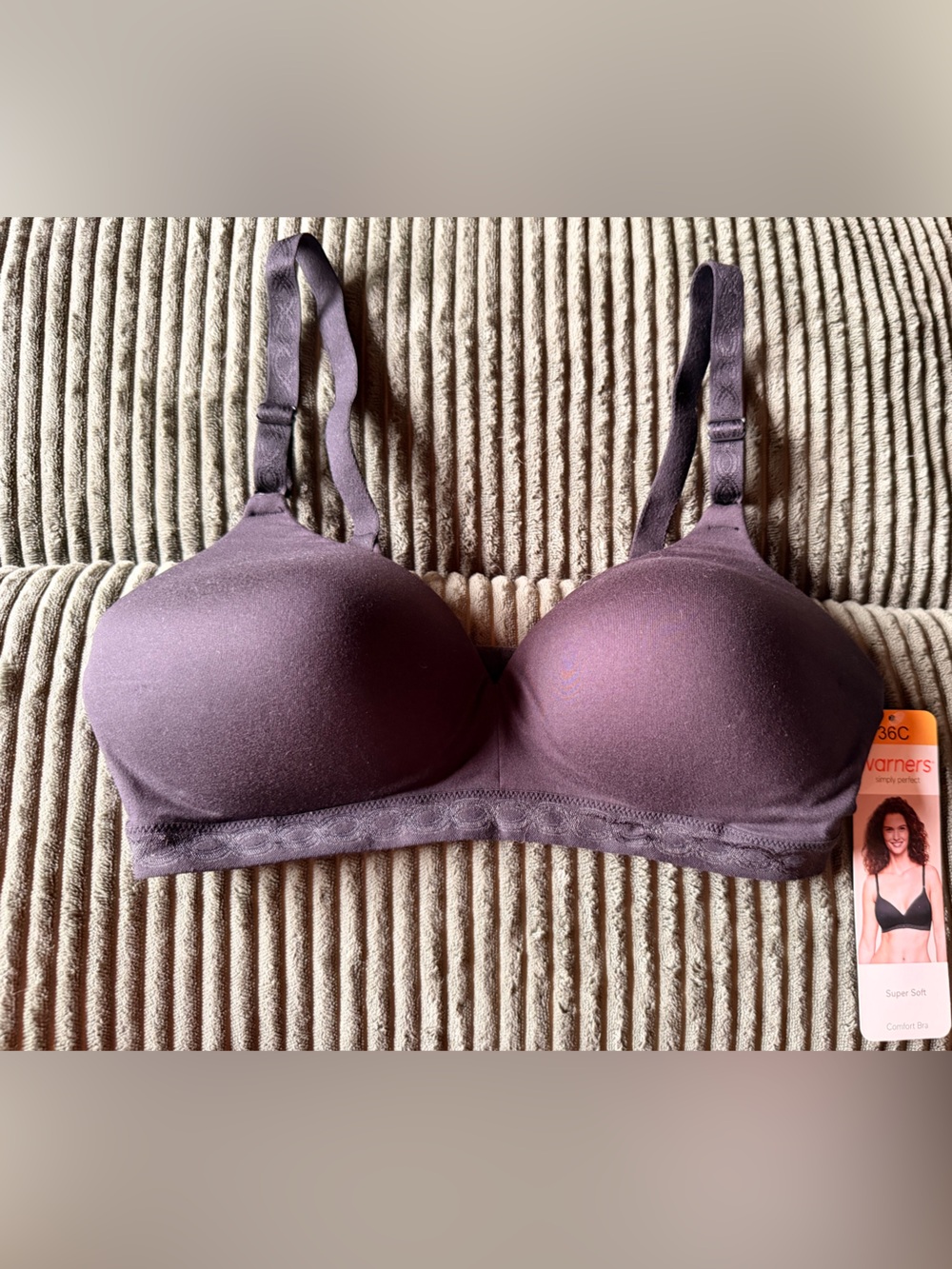 NWT Warner’s black wireless bra 36C
